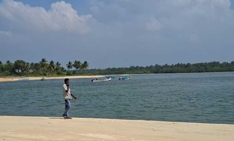 Two tourists killed as boat capsizes near Kodibengre in Udupi