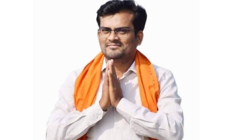 BJP MLA Chandru Lamani Caught by Lokayukta While Allegedly Accepting ₹5 Lakh Bribe