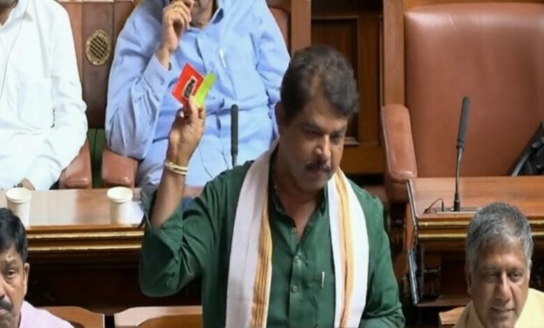 R Ashok exhibited pen drive ; BJP demands resignation of Excise Minister on corruption charges