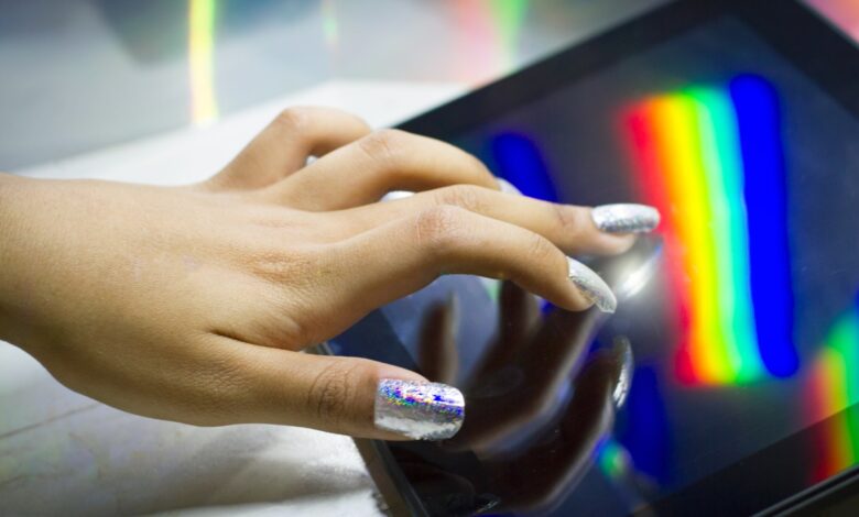 Student Develops Innovative Nail Polish That Could Turn Nails into Smartphone Styluses
