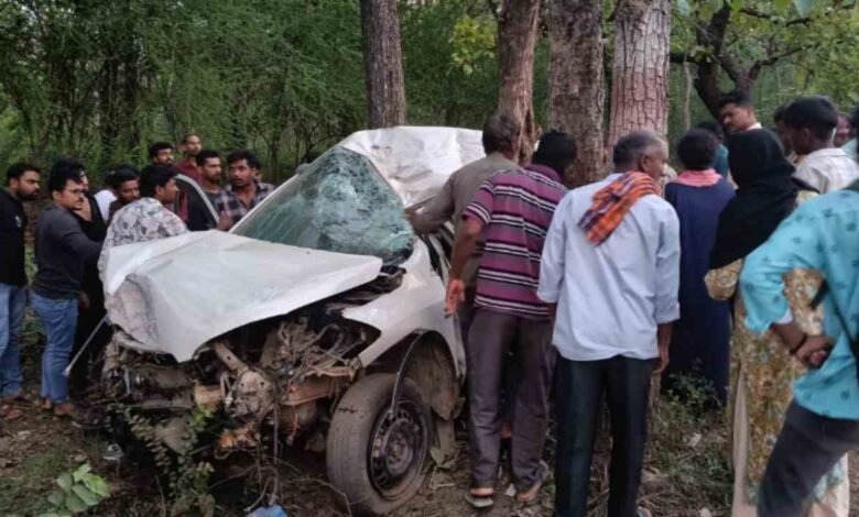 Two killed, one critical in high-speed car crash near Dandeli