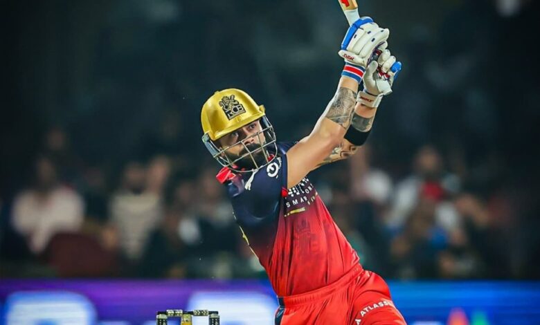 Virat Kohli playing a shot during IPL match after reaching 800 fours milestone for RCB