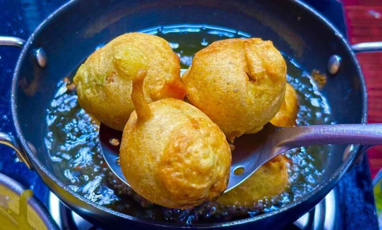 Crispy Street Style Aloo Bonda Recipe You Can Easily Make at Home