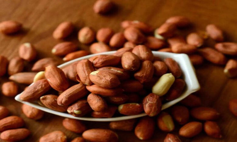 A Handful of Peanuts a Day May Offer Powerful Benefits for Heart Health