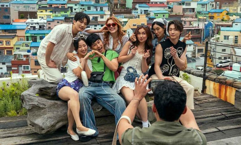 Gen Z Digital Memoirs Redefining Life Stories Through Social Media Platforms