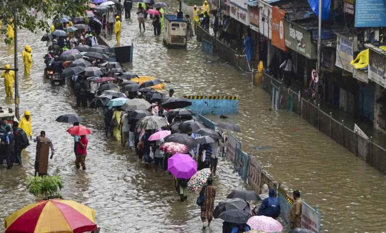 Heavy Rains Disrupt Normal Life Across Maharashtra as Mumbai Faces Flooding