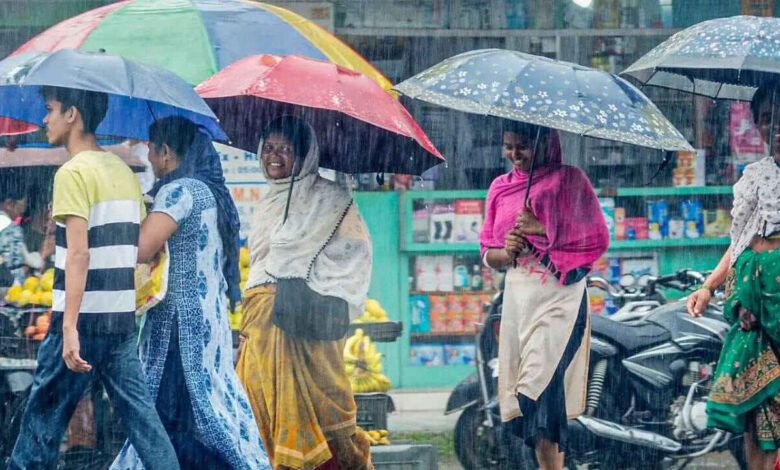 Karnataka Weather Forecast Predicts Heavy Monsoon Rain with Orange Alert for Eight Districts
