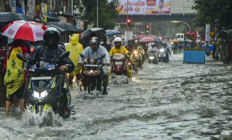 Mumbai Roads Waterlogged as IMD Warns of Heavy Rain Until July 4