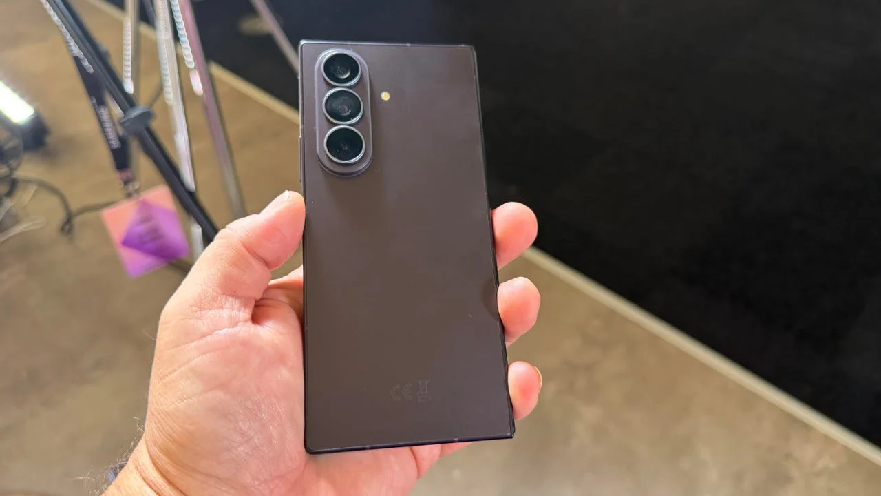 Samsung Galaxy Z Fold 8 vs Motorola Razr Fold vs Google Pixel 10 Pro Fold Which Foldable Phone Wins