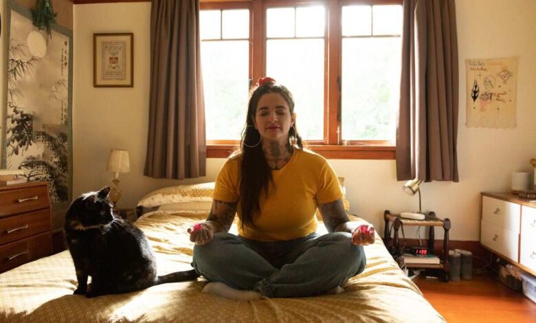 Simple Daily Habits to Bring Positive Energy and Peace into Your Home Naturally