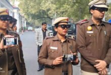 Smart Glasses Seen on Delhi Police Officer Draw Public Attention
