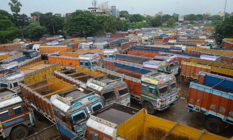 South India Lorry Strike from August 1? Truck Owners Set Deadline for Centre and States