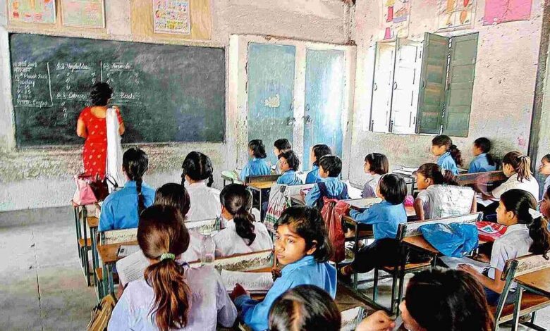 Textbook Shortage Leaves Thousands of Kannada Medium Students in Border Areas Waiting