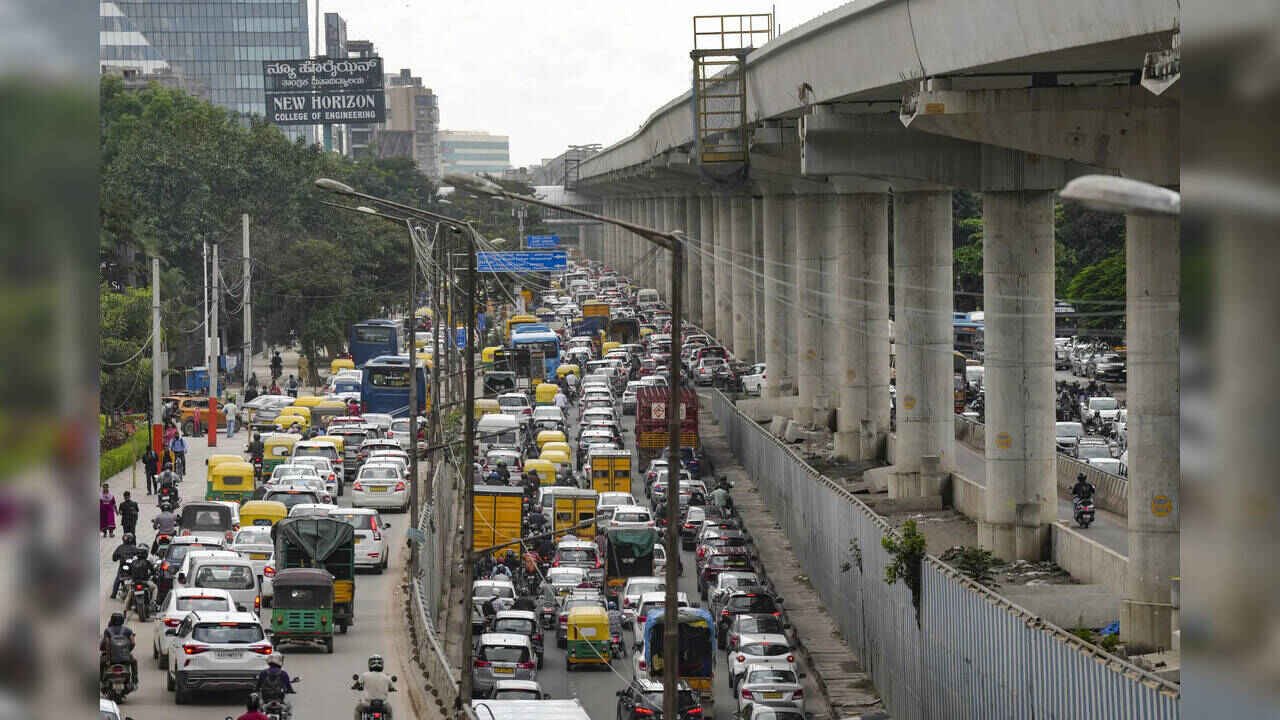 Bengaluru Introduces Morning Traffic Diversions on Hosur Road to Ease Peak Hour Congestion