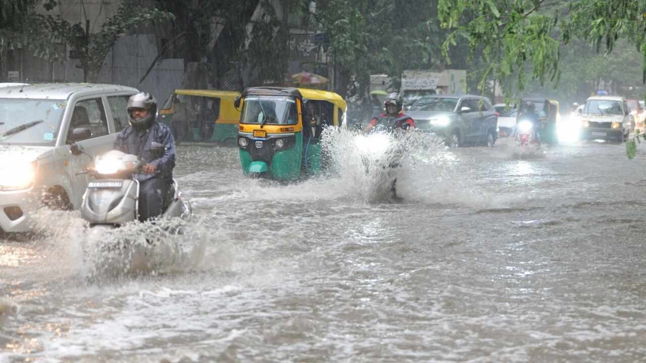 Heavy Rain Disrupts Bengaluru as Seven Karnataka Districts Brace for Intense Showers