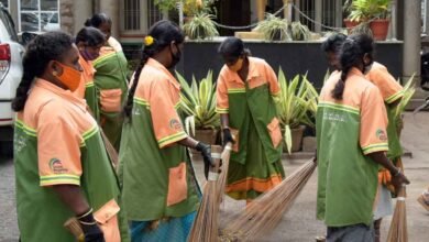 Hubballi Civic Workers Put Up Unique Banner to Warn Litterers