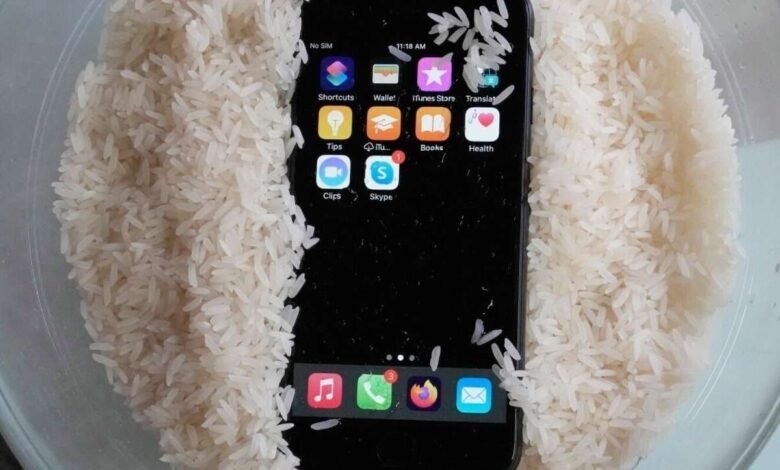 Indian Smartphone Users Turn to Rice After Water Damage, Study Reveals