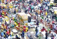 Ganesh Chaturthi 2026 Brings Huge Crowds to Bengaluru KR Market