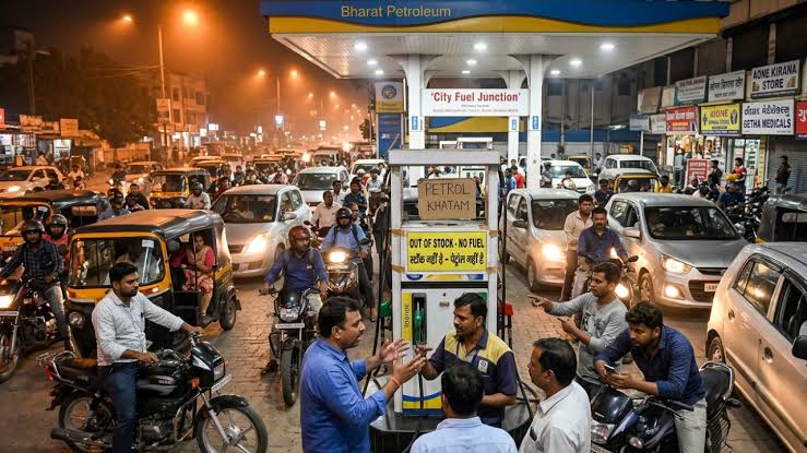 Karnataka Petrol Pumps Face Action Over Short Measurement Complaints