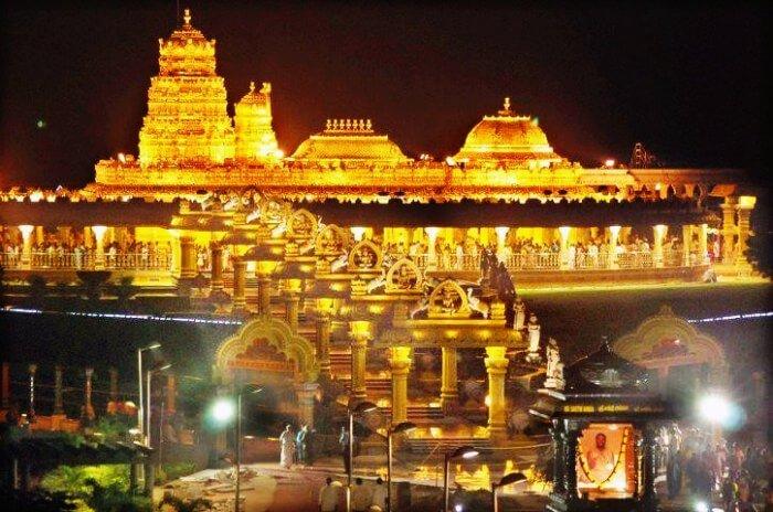 Karnataka to build Rs 200 crore pilgrim complexes at Tirumala