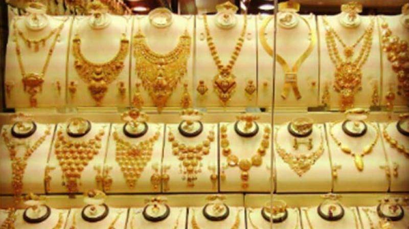 Gold price down today, Check today gold rate in your city