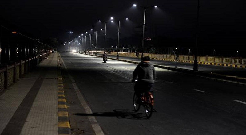 Omicron scare: Gujarat extends night curfew in 8 major cities till December end