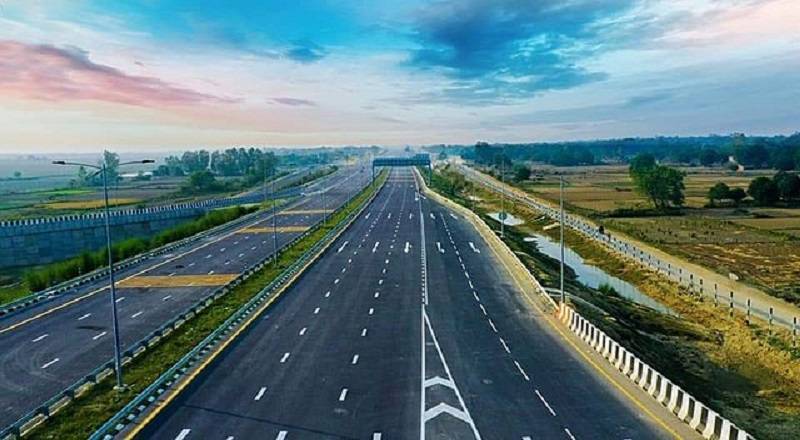 Nitin Gadkari Bengaluru to Mysuru 10-lane highway plan, just 75 minutes to reach Mysuru