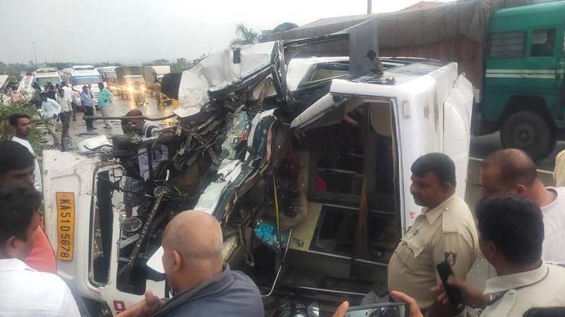 Car and private bus accident in Bengaluru, two students spot dead