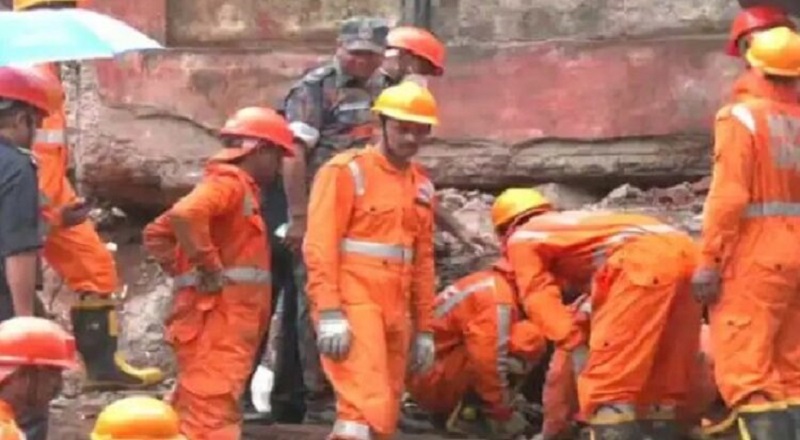 Mumbai building collapse 3 dead, 22 people still feared trapped