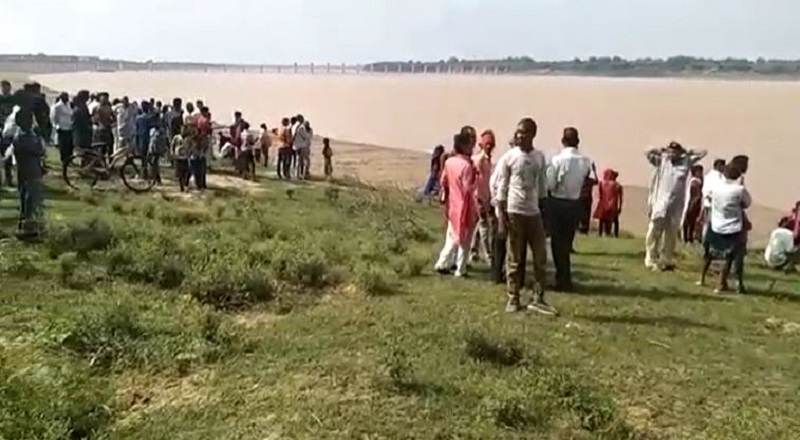 Boat capsizes in Yamuna River, at least 20 killed