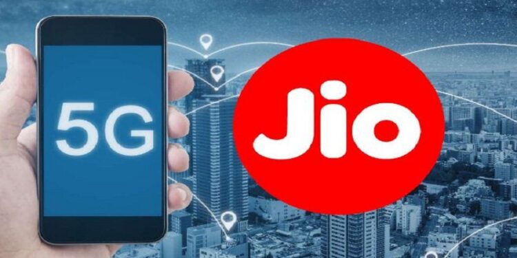Jio is the only operator to have purchased 700 MHz band spectrum