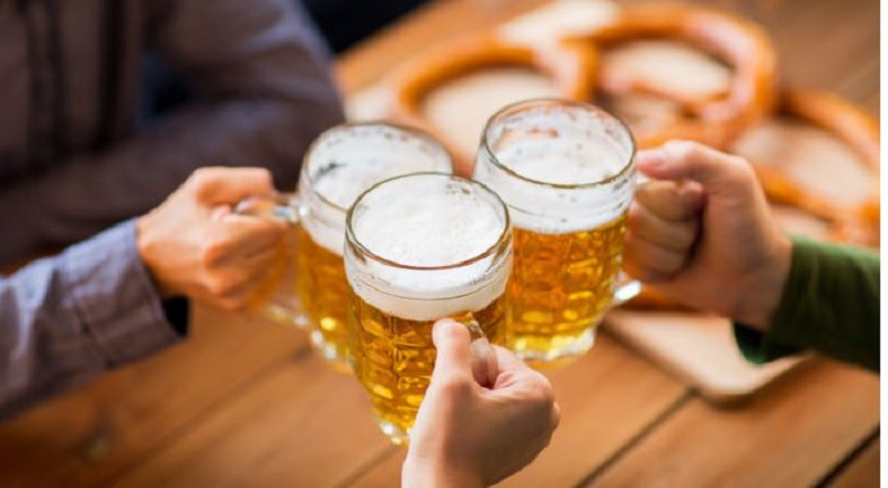 International Beer Day 2022: What are the benefits and side effects of drinking beer?