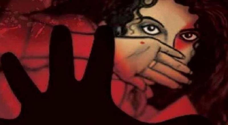 14 year old girl come to Hassan with her parents for work was gang raped; Three arrested