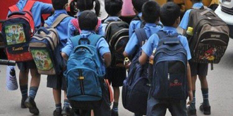 Good news school students: PIL in High Court to reduce school bag weight