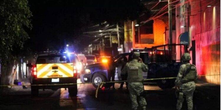 Gunmen open fire at bar in Mexico; 10 people died