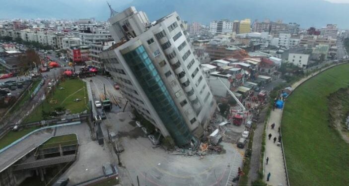 Strong earthquake in Taiwan; Houses collapsed, train traffic disrupted