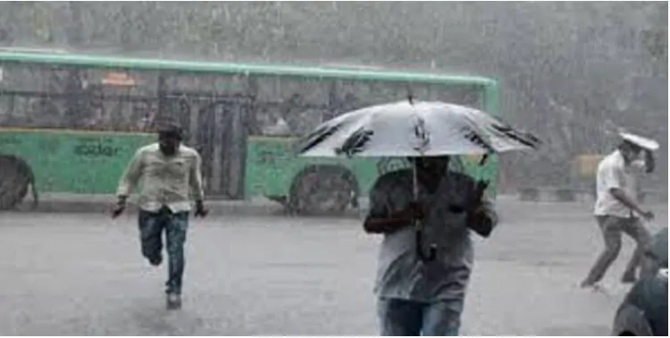IMD issued Heavy Rainfall alert in Karnataka next 3 days
