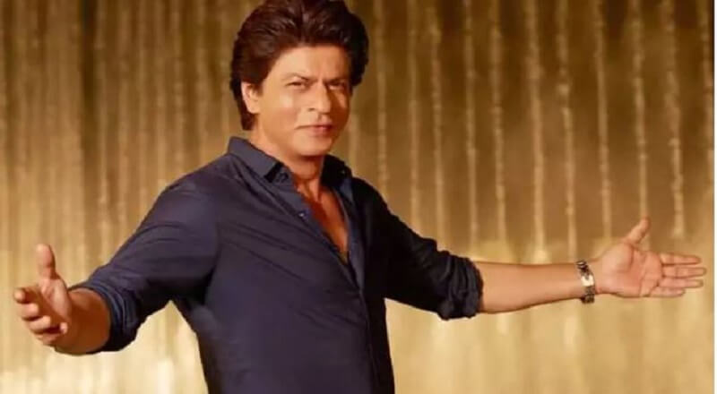 Shah Rukh Khan Stopped at Mumbai Airport; paid 7 lakh fine