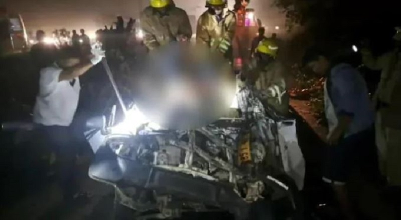 Collision between Tata Ace and lorry; 6 dead, 5 injured
