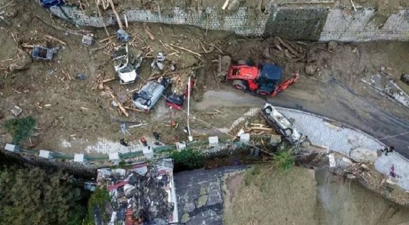 Massive landslide in Colombia, including 8 children totally 34 died