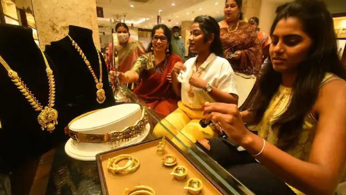 Gold Price Today: Gold, silver rate down today; Here is latest rate of major cities