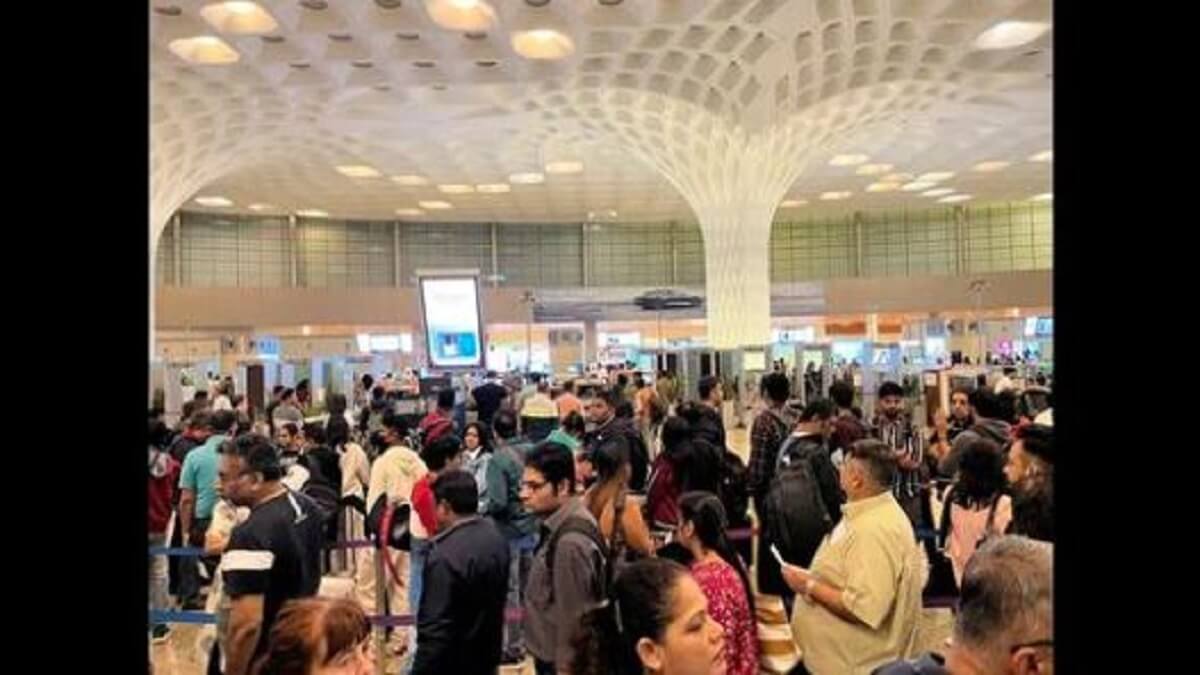 Mumbai international Airport on Alert after received threat call