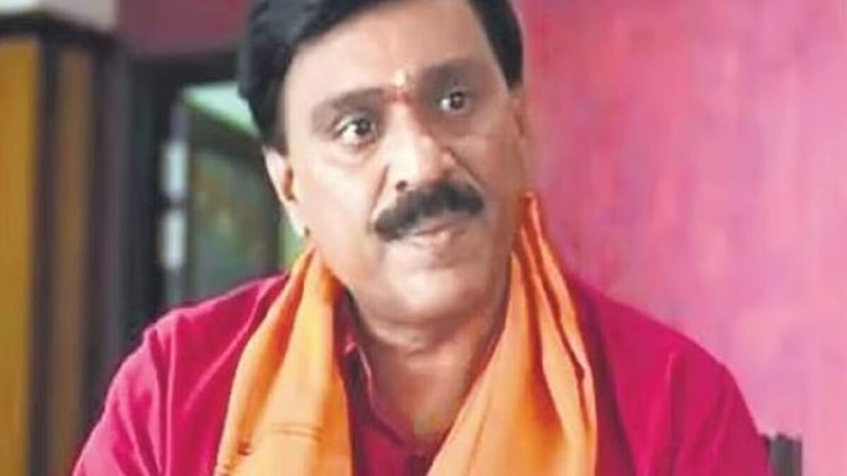 Janardhana Reddy huge offers to voters: Double bedroom house gift to voters