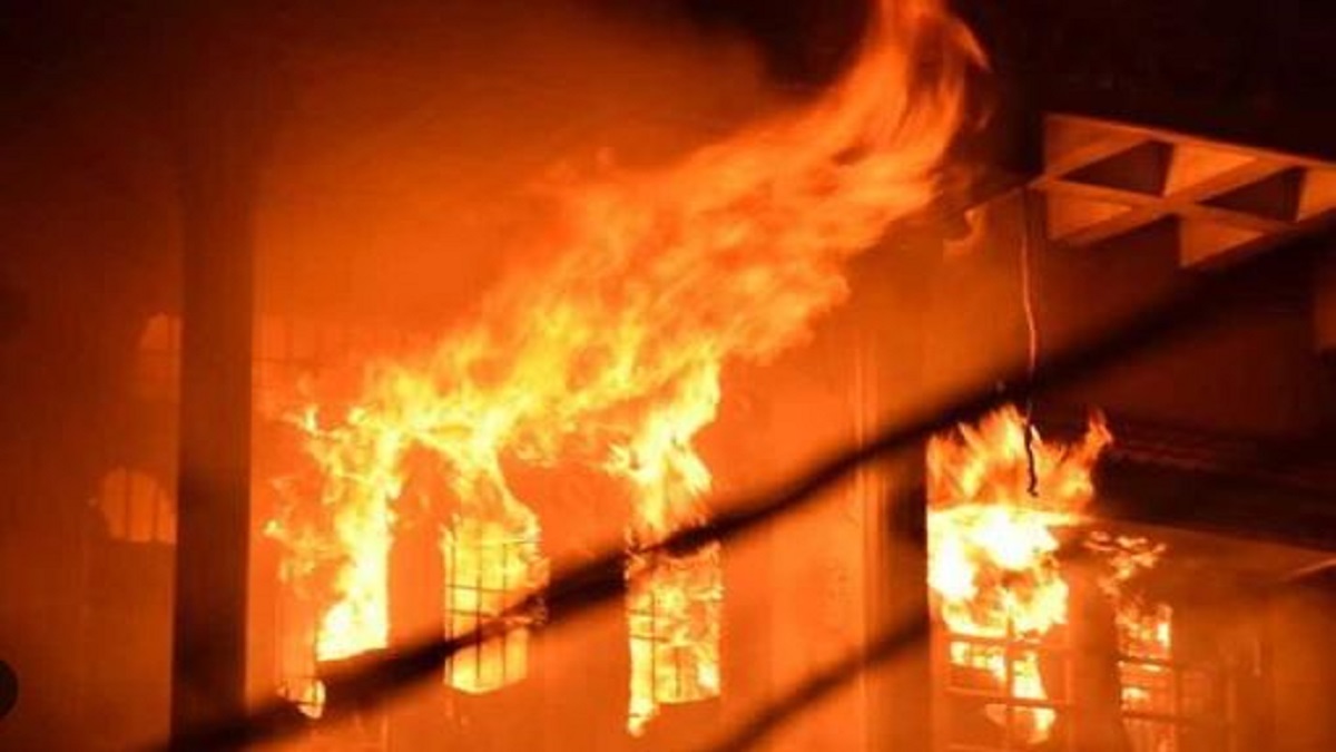 Massive fire mishaps at plastic godown in Bangalore