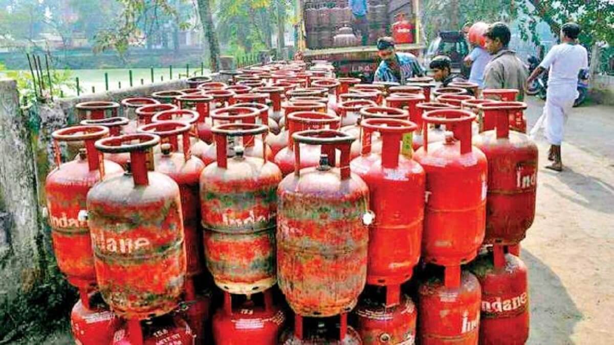 LPG Gas Cylinder Price: Good news, Gas price Rs 171.50 down today