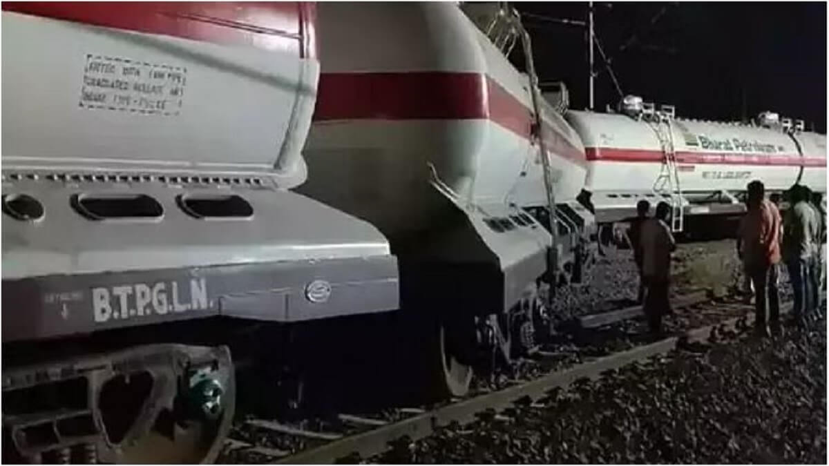Train Major Accident Averted: LPG goods train derails in MP