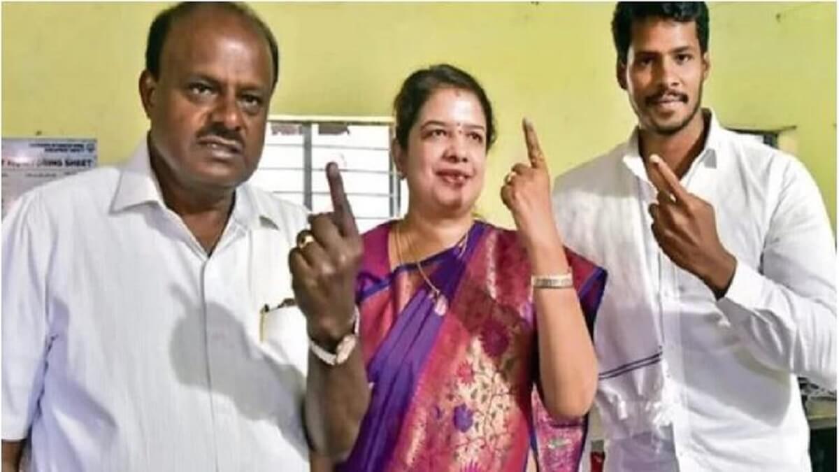 Nikhil Kumaraswamy political future end: HD Kumaraswamy announced final decision