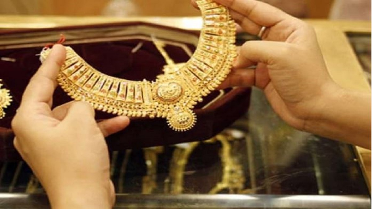 Gold price down Rs 2000 Today: Best time to buy gold ahead of festival season
