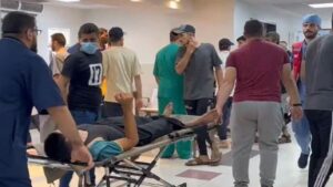 Terrible Bomb attack in Gaza Hospital: 500 killed including Children