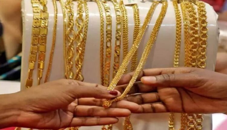Gold price jumps, Silver is more expensive: Check Today Gold Rate